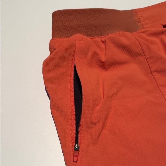 Lululemon License to Train Men's Gym Sorts- Lineless-7" - Picture 4 of 6